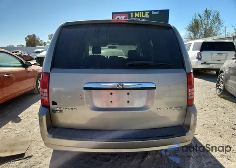 2009 Chrysler Town & Country Lx z USA, uszkodzony, nr VIN 2A8HR44E99R577448